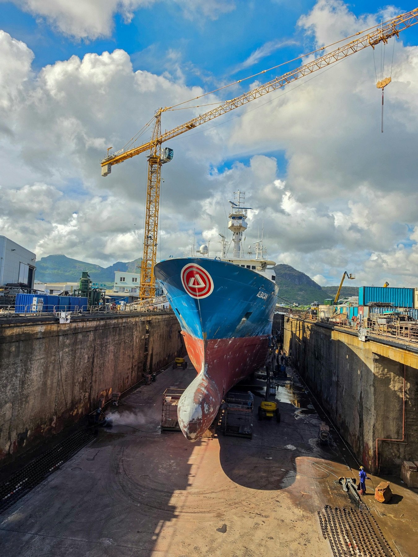 Submarine cable landing operation in Mauritius